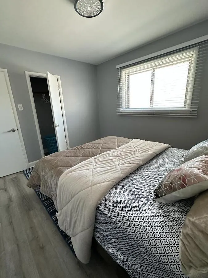 別荘 Spotless 4 Bedrooms 4 Beds Sleep 8 In ウィニペグ カナダ