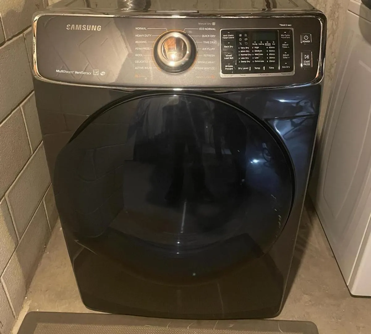 別荘 Spotless 4 Bedrooms 4 Beds Sleep 8 In ウィニペグ